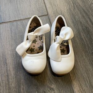 11T formal, white leather shoes cute girl shoe- neutral